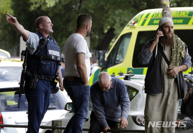 뉴질랜드 테러 현장에서 용감한 시민이 추가 피해 막아