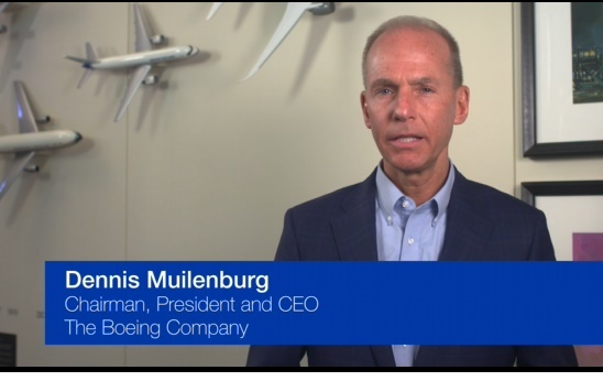 【서울=뉴시스】보잉의 데니스 뮐렌버그 최고경영자(CEO)는 18일 영상편지에서 에티오피아 항공 302편과 인도네시아 라이온 항공 610편 추락사고 346명의 피해자들에게 깊은 애도를 전하며 “안전은 여전히 회사의 핵심 가치이며 곧 관련 소프트웨어를 업그레이드하겠다”고 밝혔다. <사진출처: 보잉 사이트> 2019.03.19