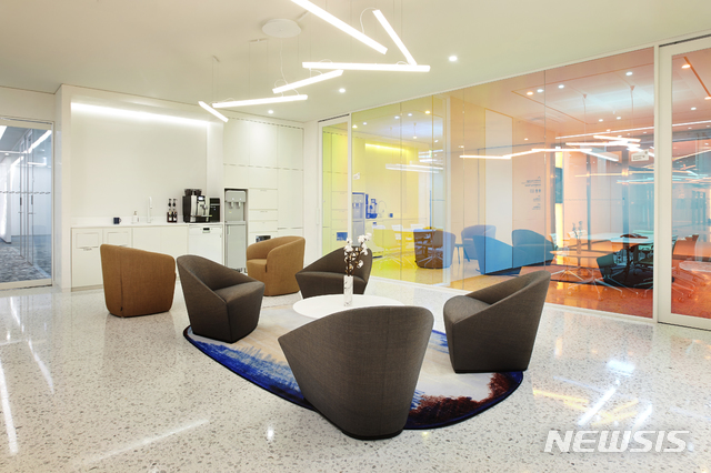 【서울=뉴시스】워크플렉스 롯데월드타워 서브 라운지