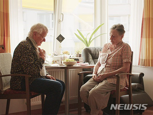 【고흥=뉴시스】김석훈 기자 = 전남 고흥군(군수 송귀근) 소록도에 건설중인 마리안느·마가렛 나눔연수원이 공사를 모두 마치고 오는 27일 문을 연다. 사진은 소록도에서 숭고한 봉사활동을 펼친 마리안느와 마가렛 간호사. 2019.03.20. (사진=고흥군청 제공) kim@newsis.com