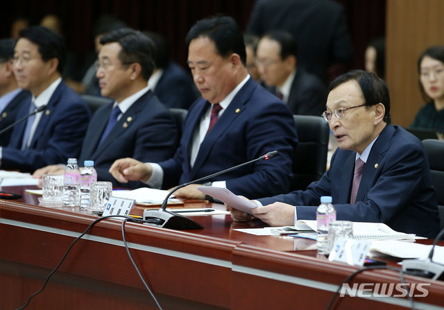 【홍성=뉴시스】유효상 기자 = 충남도와 더불어민주당 예산정책협의회가 20일 도청 대회의실에서 열린 가운데 이해찬 민주당 대표가 인사말을 하고 있다. 019.03.20 (사진=충남도 제공)&nbsp; photo@newsis.com 