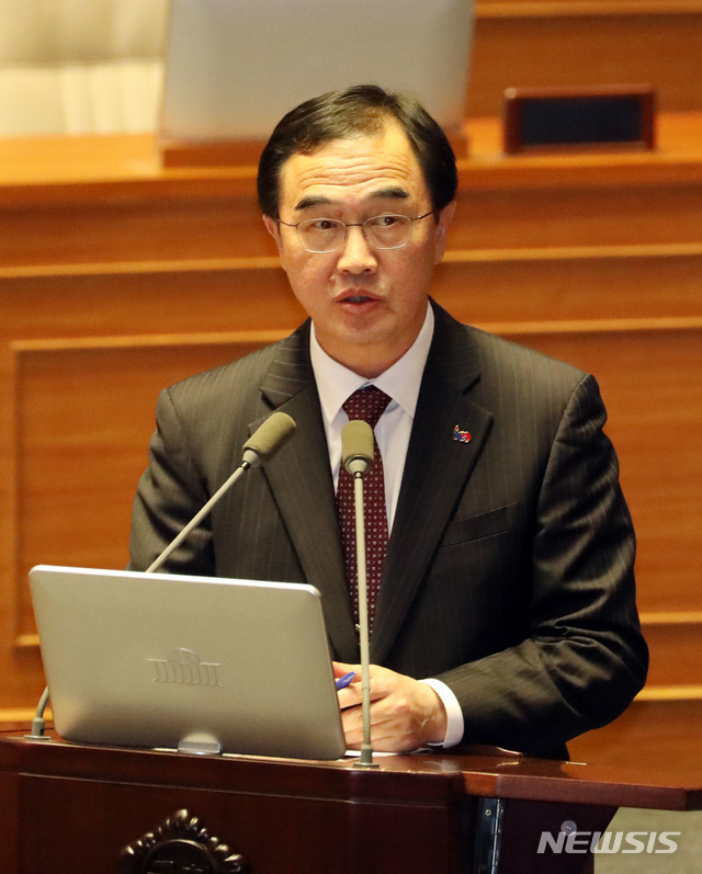 【서울=뉴시스】박영태 기자 = 20일 서울 영등포구 여의도 국회에서 열린 제367회 국회(임시회) 제6차본회의 대정부 질문에서 조명균 통일부 장관이 의원 질문에 답변하고 있다. 2019.03.20.since1999@newsis.com