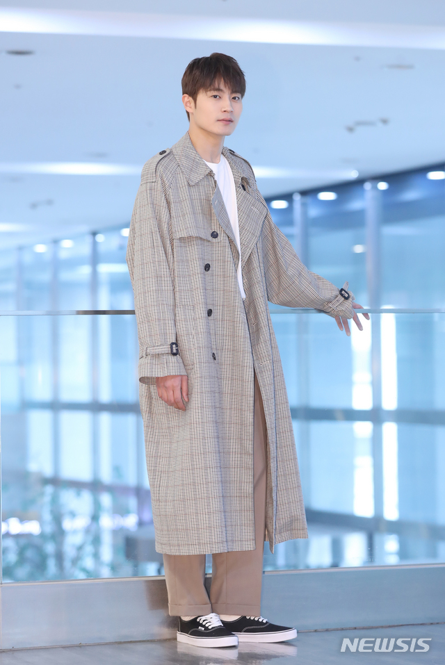 【서울=뉴시스】조수정 기자 = KBS2 수목드라마 '왜그래 풍상씨' 이외상 역으로 열연한 배우 이창엽이 20일 오후 서울 중구 충무로 뉴시스 본사에서 인터뷰에 앞서 포즈를 취하고 있다. 2019.03.20. chocrystal@newsis.com