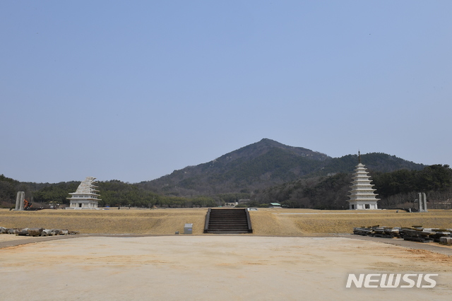 가설시설물 철거 후 미륵사지 