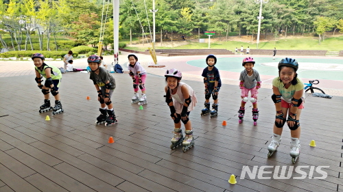 【서울=뉴시스】서울 강서구 생활체육교실 운영 모습. 2019.03.22. (사진=강서구 제공)