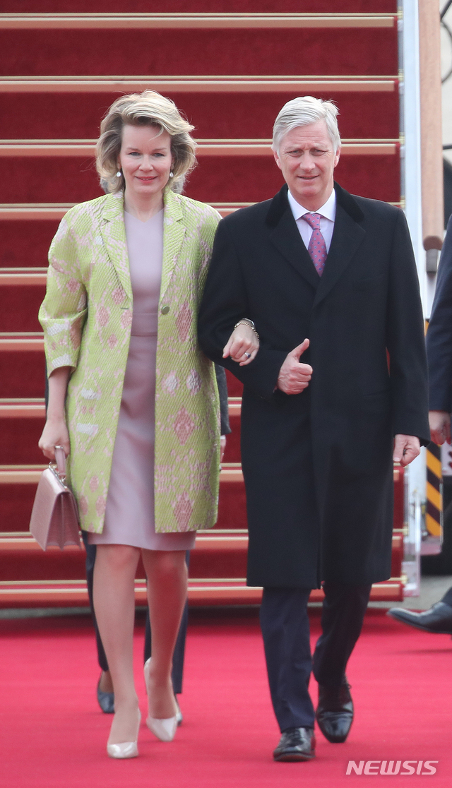 【성남=뉴시스】김선웅 기자 = 국빈 방한한 벨기에 필리프 국왕이 25일 오전 경기 성남시 서울공항을 통해 입국하고 있다. 2019.03.25. mangusta@newsis.com