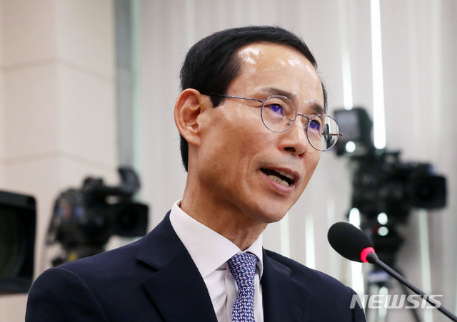 【서울=뉴시스】홍효식 기자 = 최정호 국토교통부 장관 후보자가 25일 서울 여의도 국회 본청 국토교통위원회 회의실에서 열린 인사청문회에서 의원들 질의에 답변하고 있다. 2019.03.25.&nbsp; yesphoto@newsis.com