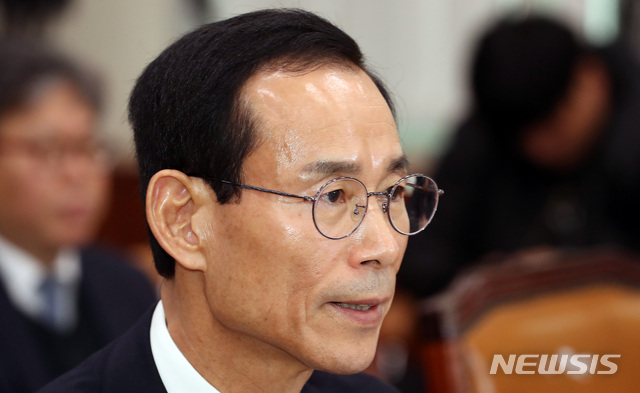 【서울=뉴시스】이종철 기자 = 최정호 국토교통부 장관 후보자가 25일 오후 서울 여의도 국회 국토위 전체회의실에서 열린 인사청문회에 참석해 의원 질의에 답변하고 있다. 2019.03.25. jc4321@newsis.com