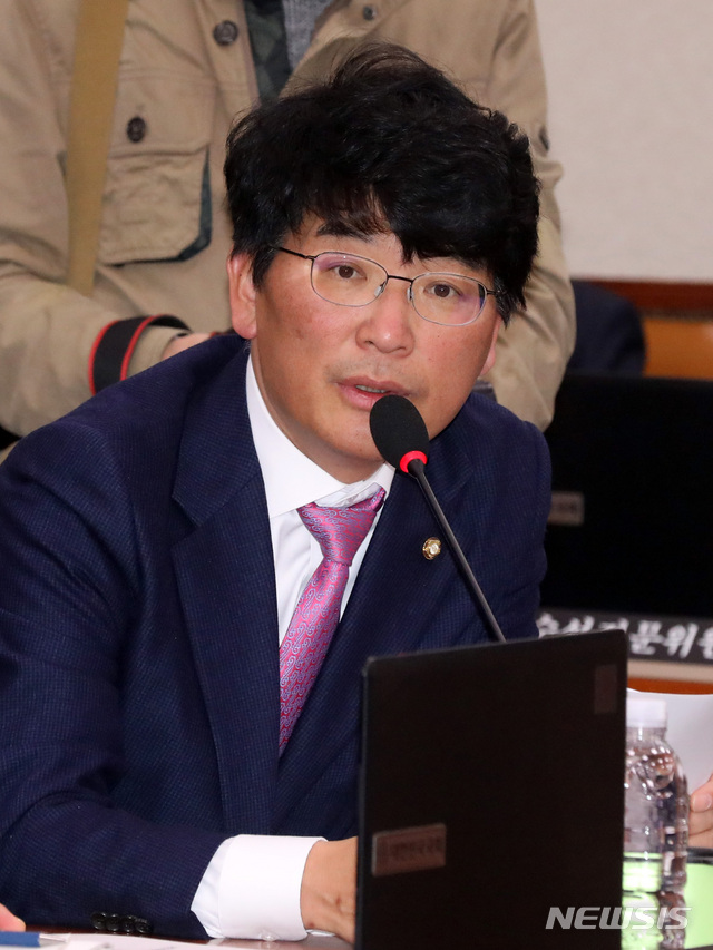 【서울=뉴시스】박영태 기자 = 더불어민주당 박완주 의원. 2019.03.26. since1999@newsis.com