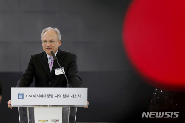 【인천=뉴시스】김병문 수습기자 = 배리 엥글 GM 총괄 부사장이 28일 오전 인천 한국GM 부평공장에서 열린 'GM 아시아태평양지역본부 출범식'에 참석해 인사말을 하고 있다. 2019.03.28. dadazon@newsis.com