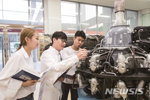  실습하고 있는 경운대 학생들 (사진=경운대 제공)