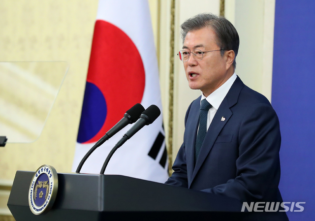 【서울=뉴시스】전신 기자 = 문재인 대통령이 1일 청와대 영빈관에서 열린 시민사회단체 초청 간담회에 인사말하고 있다. 2019.04.01.&nbsp; photo1006@newsis.com