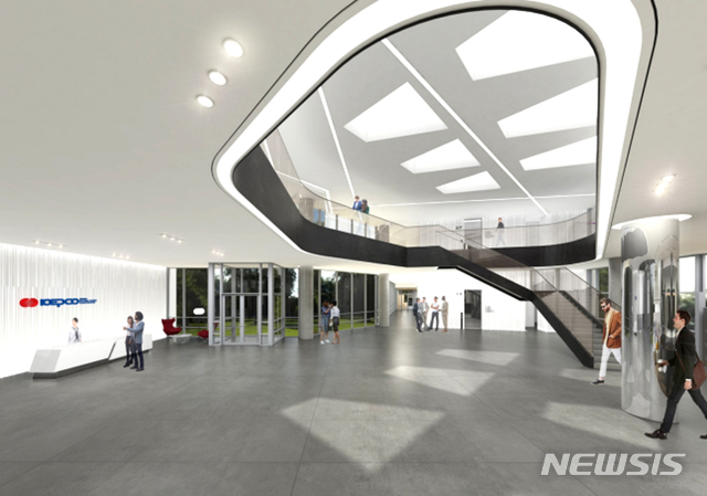 【나주=뉴시스】이창우 기자 = 사진은 한국전력이 추진 중인 빛가람에너지밸리(Energy Valley) 조성 사업의 핵심시설인 '한전에너지신기술연구소' 본관 로비 조감도. 이 연구소는 오는 2021년 8월 준공을 목표로 나주혁신산업단지 내에 9월께 착공 예정이다. 2019.04.02. (이미지=한전전력연구원 제공) photo@newsis.com