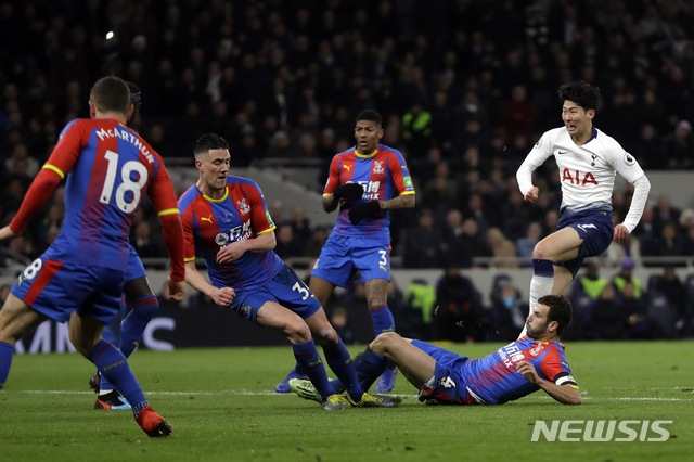 "손흥민, 새 홈구장 첫 골로 직접 역사책 써"