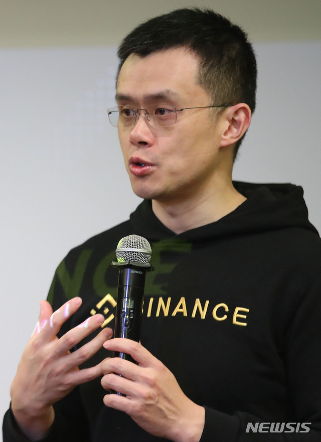 【서울=뉴시스】박미소 수습기자 = 4일 오후 서울 중구 그랜드앰버서더호텔에서 암호화폐거래소 '바이낸스'의 CEO 장펑자오가 기자간담회에서 발언하고 있다. 2019.04.04. misocamera@newsis.com