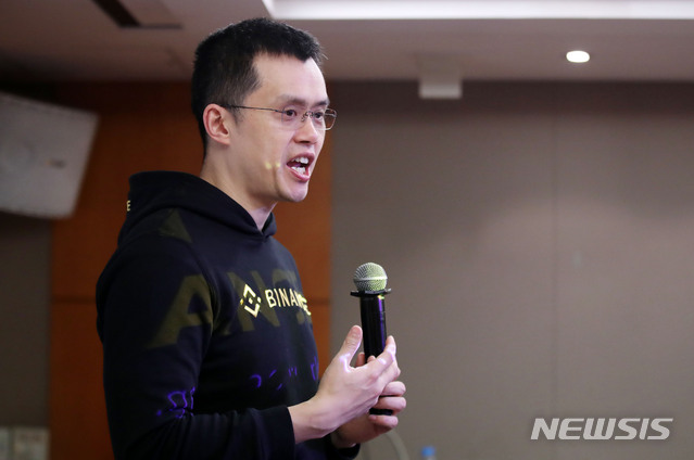 【서울=뉴시스】박미소 수습기자 = 4일 오후 서울 중구 그랜드앰버서더호텔에서 암호화폐거래소 '바이낸스'의 CEO 장펑자오가 기자간담회에서 발언하고 있다. 2019.04.04. misocamera@newsis.com