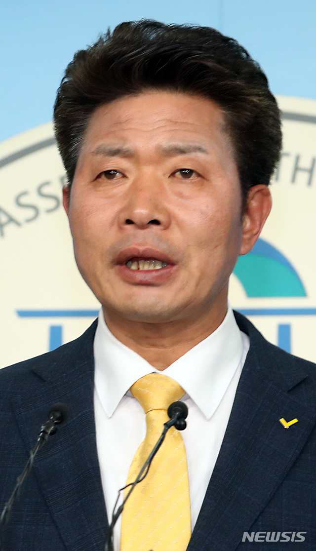 【서울=뉴시스】이종철 기자 = 여영국 정의당 원내대변인. 2019.04.04. jc4321@newsis.com