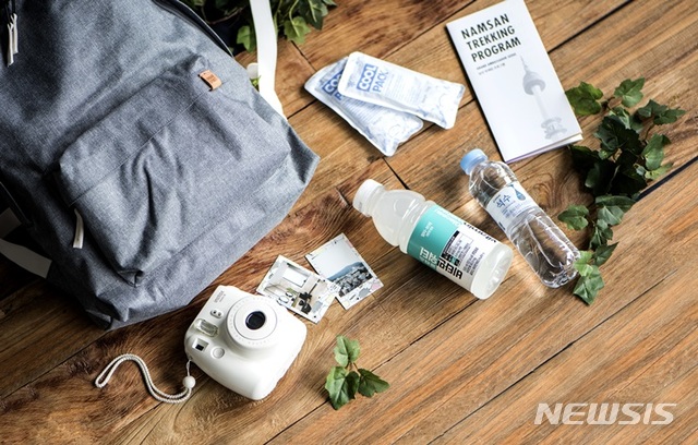 【서울=뉴시스】그랜드 앰배서더 서울의 '남산 트레킹 패키지' 중 '남산 트레킹 프로그램' 