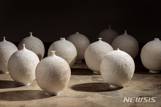 【서울=뉴시스】2018 KCDF 공예디자인 공모전시 (윤주철작가)