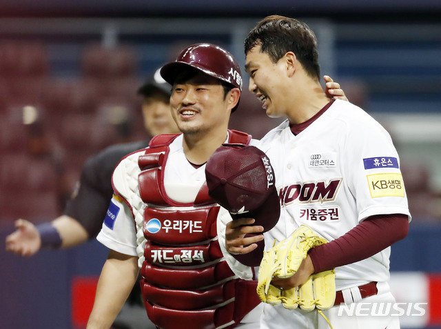 키움 히어로즈 이지영(왼쪽), 이승호