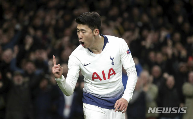 Tottenham Hotspur&#039;s Son Heung-min celebrates scoring his side&#039;s first goal of the game during the Champions League quarter final, first leg match against Manchester City at Tottenham Hotspur Stadium, London, Tuesday April 9, 2019. (Adam Davy/PA via AP)