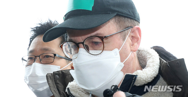 【수원=뉴시스】추상철 기자 = 마약류 투약 혐의로 기소된 방송인 하일(미국명 로버트 할리)씨. 2019.04.10. scchoo@newsis.com