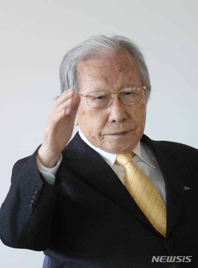 【서울=뉴시스】조수정 기자 = 국내 최고령 화백. 뉴시스DB, 2019.04.10. chocrystal@newsis.com