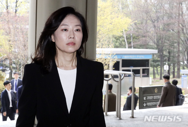 【서울=뉴시스】최진석 기자 = 조윤선 전 청와대 정무수석 2019.04.12.myjs@newsis.com