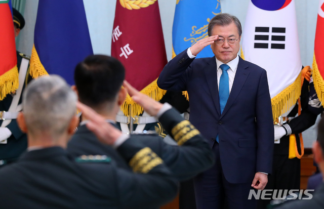 文대통령, 오늘 육·해·공 3군 중장 진급·보직 신고 받아