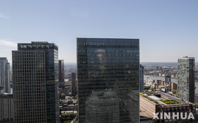 【런던= AP/뉴시스】런던의 금융중심가에 솟아 있는 J.P.모건 빌딩 등 초고층 건물들.&nbsp; 