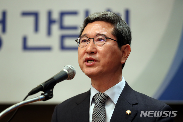 【서울=뉴시스】이윤청 수습기자 = 김학용 자유한국당 의원. 2019.04.18. radiohead@newsis.com