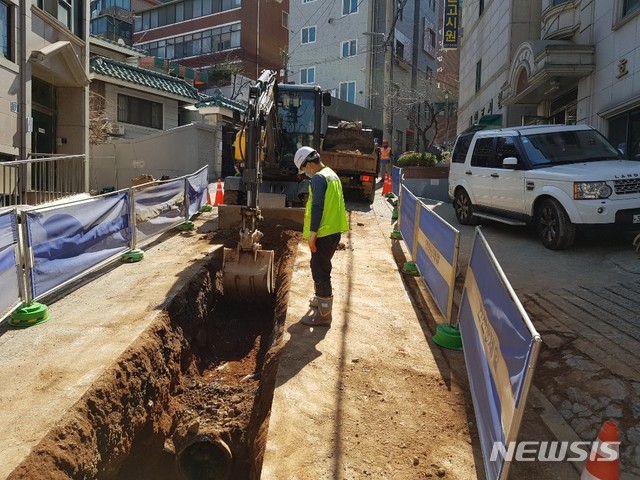 【서울=뉴시스】 동작구 노후불량 하수관로 정비공사. 2019.04.19. (사진=동작구 제공)