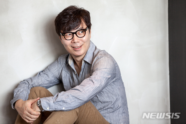 [인터뷰]김영하 "일상을 여행할 힘을 얻기 위해 여행한다"