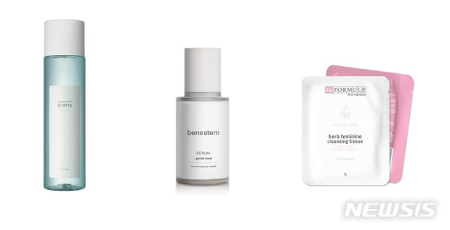 왼쪽부터 시오리스의 '필 쏘 프레쉬 토너' 배내스템의 '젠틀 모이스트 세럼' 라포뮬의 '허브 페미닌 클렌징 티슈'