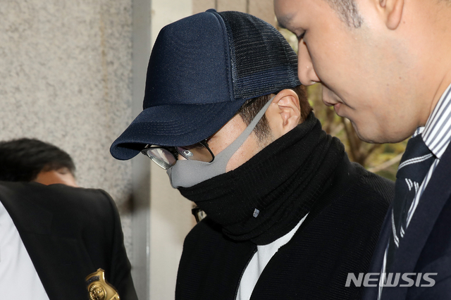 【인천=뉴시스】김병문 수습기자 = 현대그룹 3세 정모(29)씨가 지난 4월23일 오후 인천지방법원에서 열린 영장실질심사(구속 전 피의자 심문)에 출석하고 있다. 2019.04.23. dadazon@newsis.com