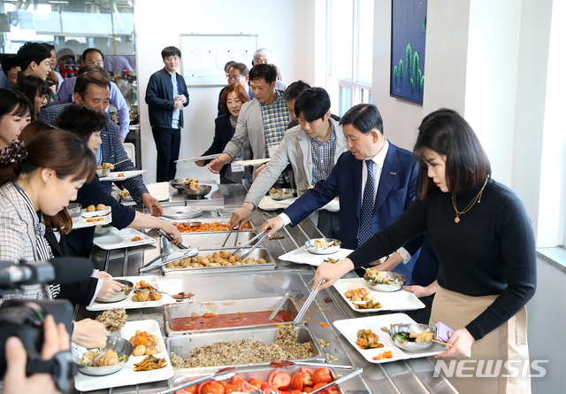 【김해=뉴시스】 지역 식품업체 판로개척 