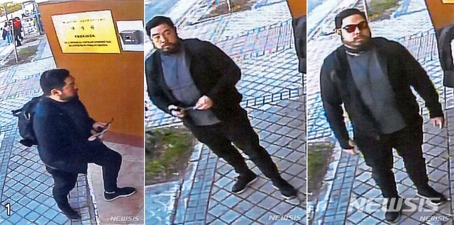 【AP/뉴시스】 미 법무부가 지난 2019년 2월(현지시각)&nbsp; 스페인 주재 북한 대사관에 반북단체 '자유조선' 소속의 한국계 미국인 크리스토퍼 안이 들어가는 사진을 공개했다. 미 연방법원이 지난&nbsp; 9일 안 씨에 대한 스페인의 송환 청구를 거부하는 판결을 내렸다. 2026.4.14. 