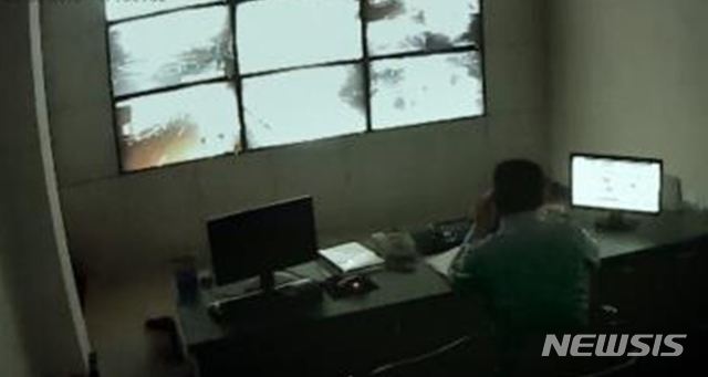 【서울=뉴시스】쉬빙 Xu Bing 잠자리의 눈 Dragonfly Eyes, 2017*81분의 영화를 요약한 전시 영상싱글채널 비디오(프로젝션),컬러,사운드, 9분 14초