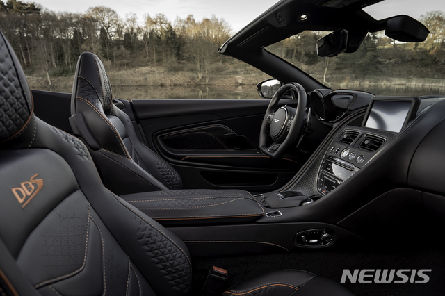 애스턴마틴, 오픈톱 GT모델 'DBS 슈퍼레제라' 공개