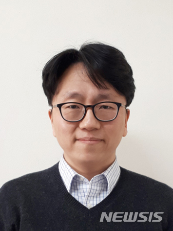 【전주=뉴시스】윤난슬 기자 = 전북대학교 이석재 교수(공대 신소재공학부 금속시스템공학전공·사진).