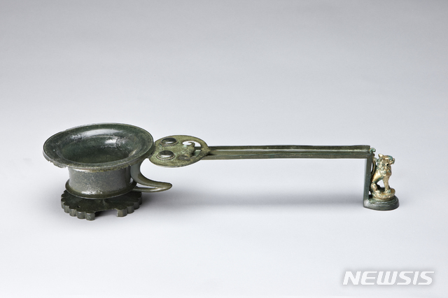 보물 제2022호, 군위 인각사 출토 공양구 일괄(금동사자형 병향로)