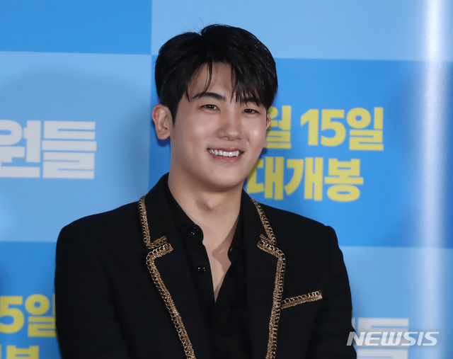 【서울=뉴시스】조수정 기자 = 영화 '배심원들' 언론시사회가 열린 2일 오후 서울 이촌동 CGV용산아이파크몰에서 배우 박형식이 질문을 듣고 있다. 영화 '배심원들'은 15일 개봉한다. 2019.05.02. chocrystal@newsis.com