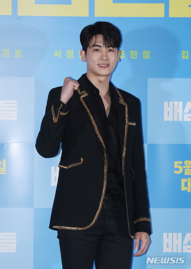 【서울=뉴시스】조수정 기자 = 영화 '배심원들' 언론시사회가 열린 2일 오후 서울 이촌동 CGV용산아이파크몰에서 배우 박형식이 포즈를 취하고 있다. 영화 '배심원들'은 15일 개봉한다. 2019.05.02. chocrystal@newsis.com