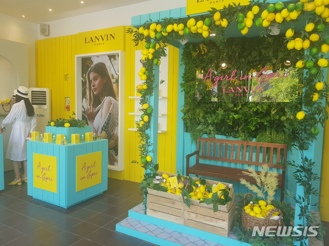 【서울=뉴시스】 서울 마포구 연남동에 위치한 랑방 팝업스토어 내부 모습