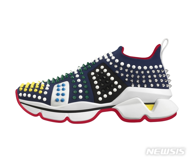 (사진=크리스찬루부탱 옵티컬 일루전 어글리슈즈. 신세계인터내셔날 제공)