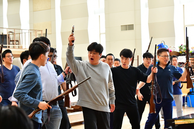 국립오페라단 '윌리엄 텔' 연습 중인 강요셉 ⓒ국립오페라단