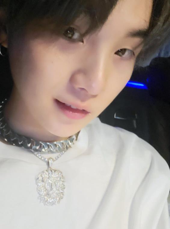 슈가는 "로즈볼 분위기 최고"라고 트위터에 썼다. ⓒ방탄소년단 트위터