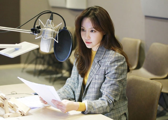 【서울=뉴시스】여성가족부는 배우 김아중씨가 출연하는 여성 청소년 생리대 지원 홍보영상을 22일부터 온라인 사이트에 게재한다. 2019.07.22. (사진=킹엔터테인먼트 제공)