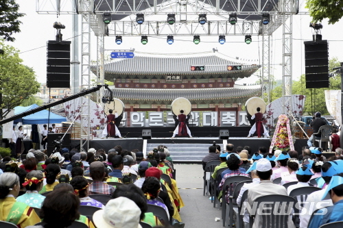 【서울=뉴시스】2018년 종로구 국악대축제 모습. 2019.05.09. (사진=서울시 제공)