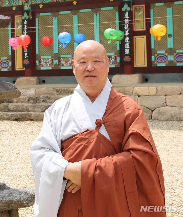 [나주=뉴시스]&nbsp; 조계종 최고 의결기구인 원로회의 의원으로 선출된 전남 나주 심향사 주지 성오스님. (사진=뉴시스DB)